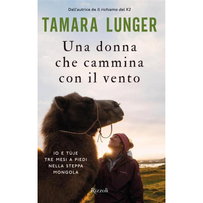 Una donna che cammina con...